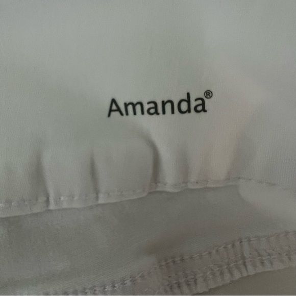 Gloria Vanderbilt white shorts/capri - Picture 8 of 8